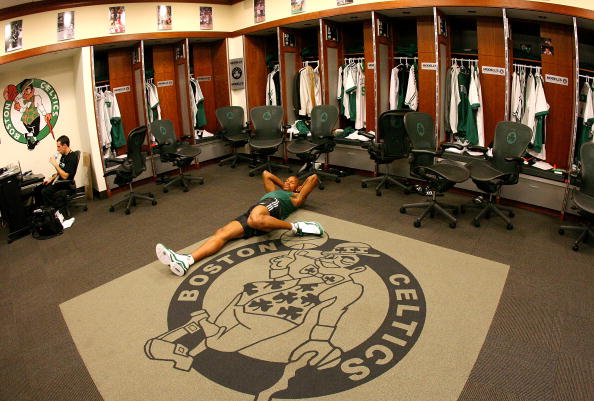 波士顿凯尔特人内部会议纪要流出——今夜队长鼓劲；NBA季后赛使命明确；更衣室氛围转暖的简单介绍-爱游戏